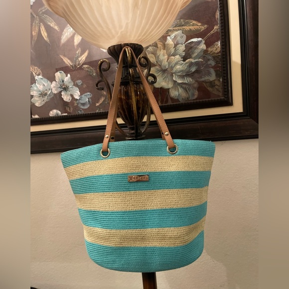 Amiani please check all picture of condition - Picture 6 of 17